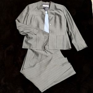 Tahari Gray Business Suit, Women's Size 8P